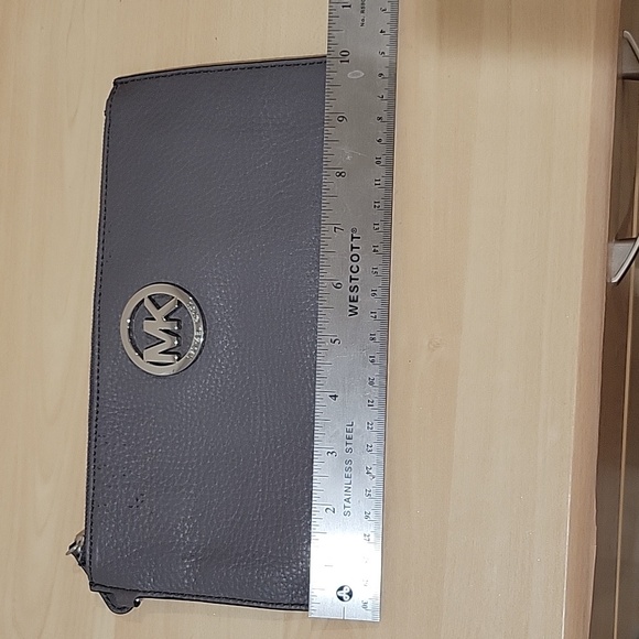 Michael Kors wristlet wallet - Picture 7 of 8